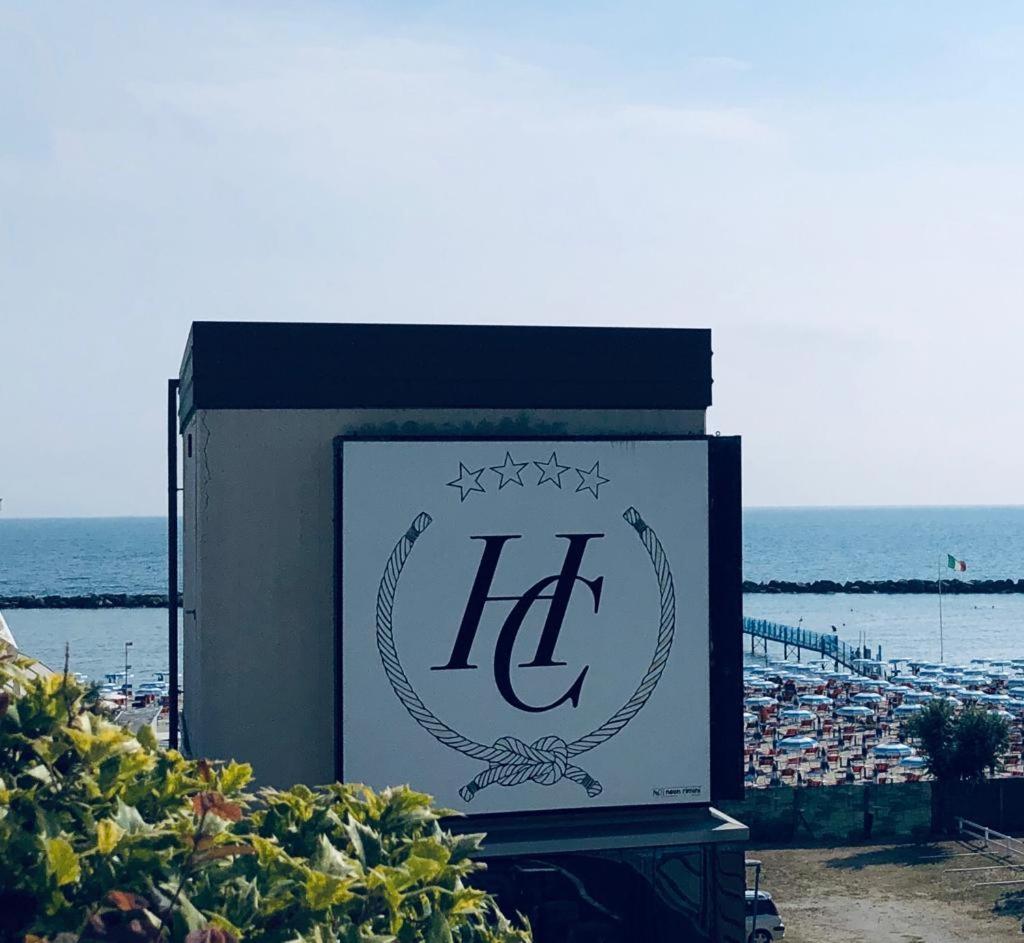 Hotel Capitol San Mauro Mare Экстерьер фото